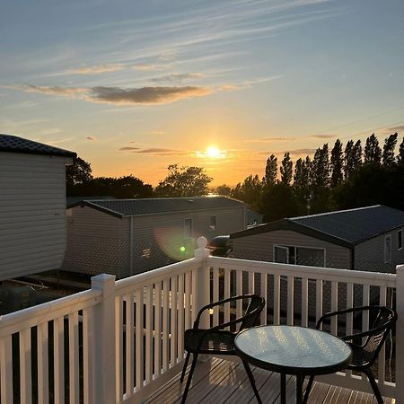 Escape City Caravan Lytchett Minster Eksteriør bilde