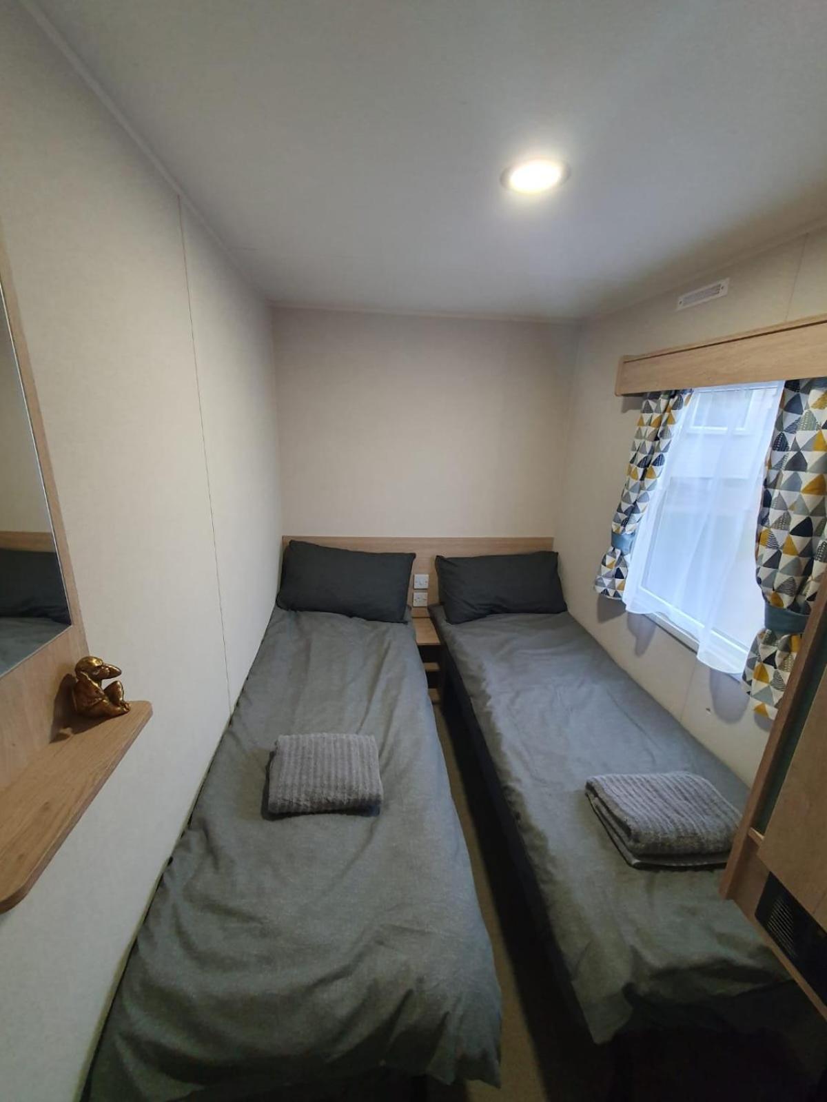 Escape City Caravan Lytchett Minster Eksteriør bilde