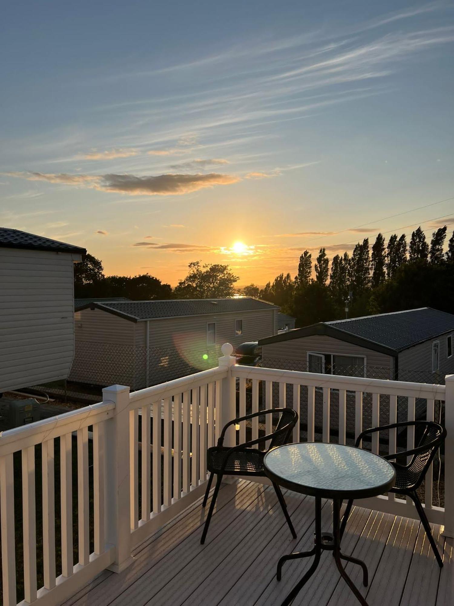 Escape City Caravan Lytchett Minster Eksteriør bilde